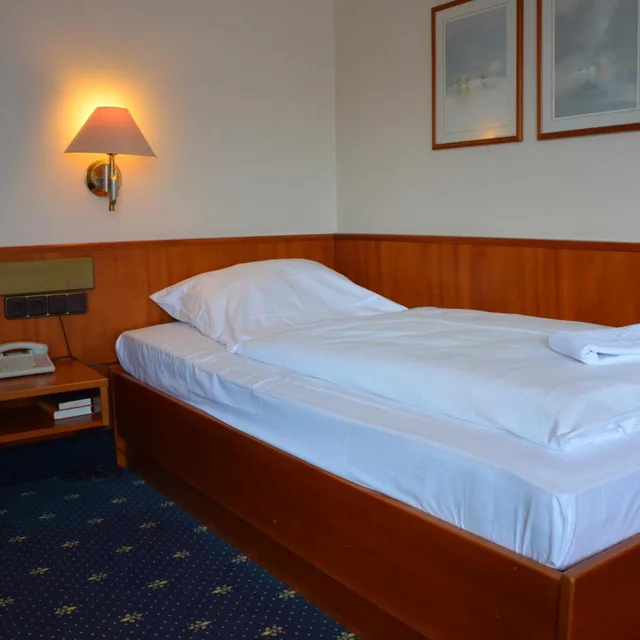 غرفة مفردة بشرفة، Karaman Group Hotel 1/8