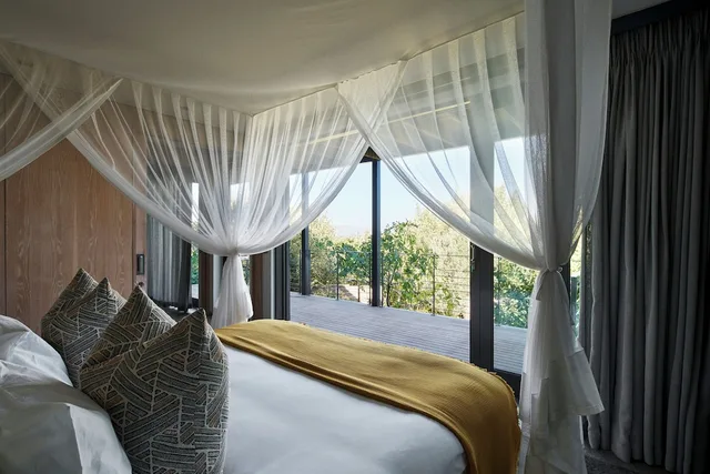 فيلا فاخرة بسرير كينج وسريرين منفصلين بغرفتي نوم، Spanish Farm Guest Lodge 7/10