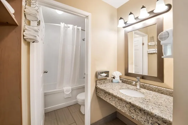 غرفة بسرير كوين، Days Inn by Wyndham Nanaimo 6/6