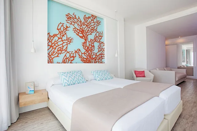 جناح جونيور بسريرين منفصلين بإطلالة على البحر بشرفة، The Sea Hotel by Grupotel - Adults Only 1/2