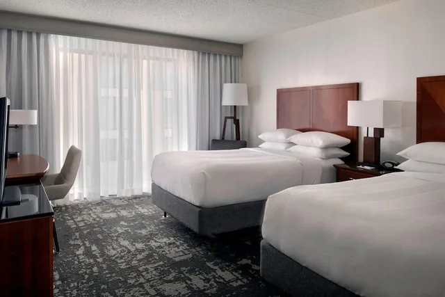 غرفة تقليدية بسريرين كوين لذوي الإعاقة، Marriott Park Ridge 1/2