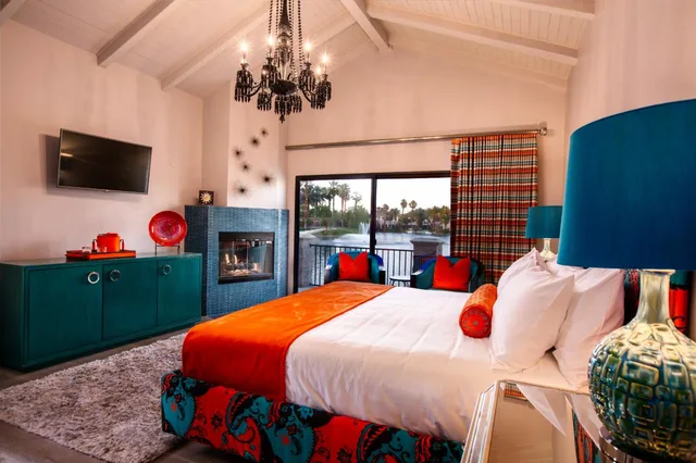 bungalow, The Chateau at Lake La Quinta 3/8
