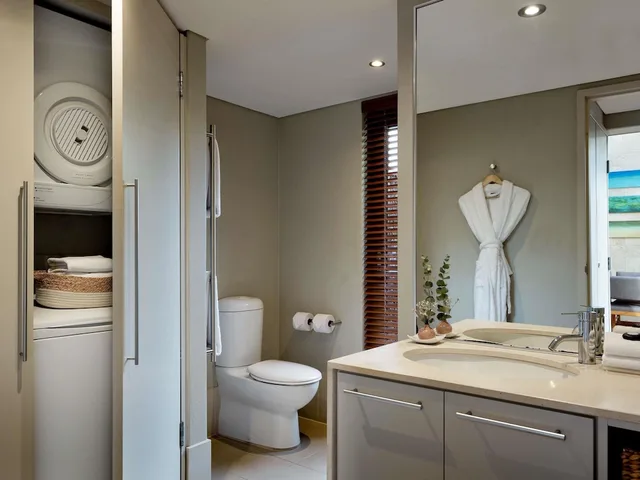 1 Bedroom, Double Bed, Lake View, Pullman Bunker Bay Resort Margaret River Region 3/5