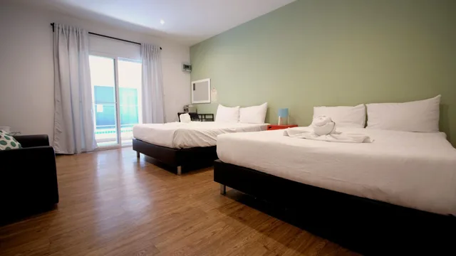 غرفة ثلاثية بإطلالة على المسبح، Resort V Mrt Huai Kwang 2/10