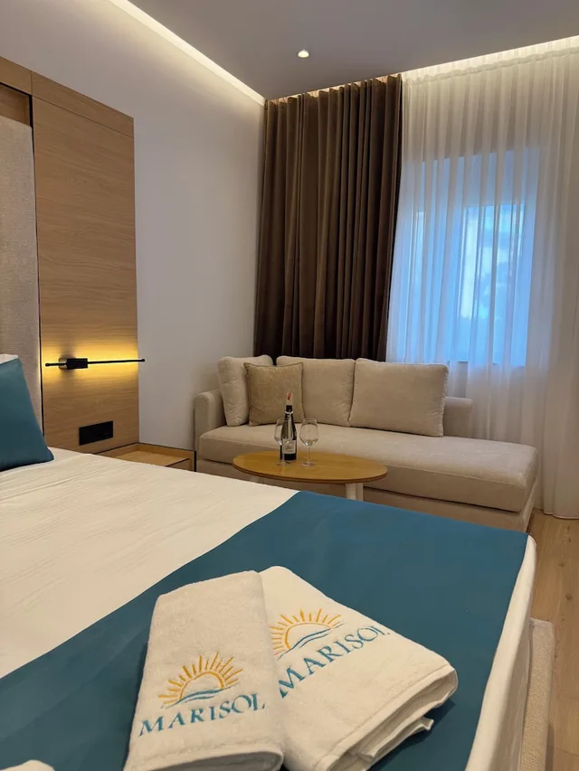 غرفة ديلوكس ثلاثية بإطلالة على الحديقة بشرفة مع أريكة، Relax Apartments Saranda 3/7