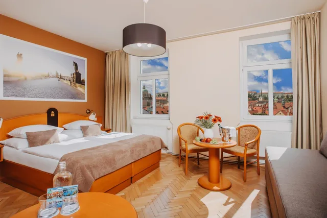 غرفة ثلاثية بسرير كوين وسرير فردي، Hotel Merkur 3/6