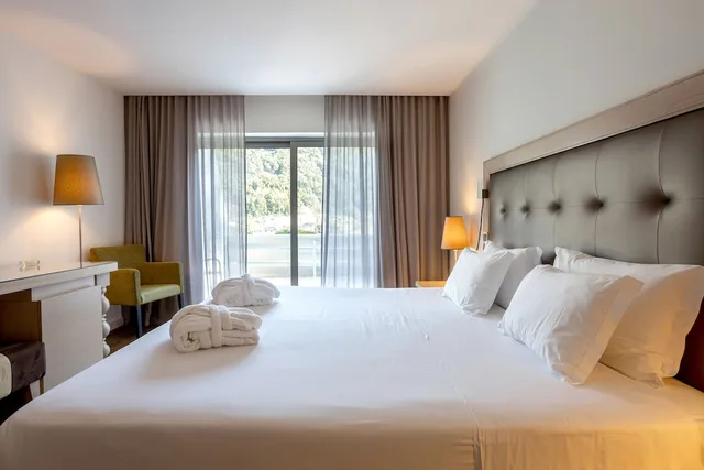 غرفة قياسية بسريرين منفصلين، Hotel Porta do Sol Conference Center and Spa 1/4