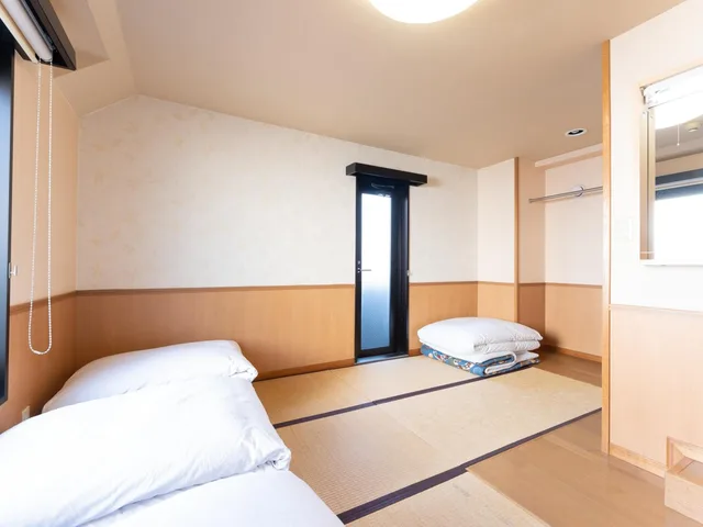 غرفة يابانية رباعية بفرشتي فوتون، Hotel Changtee 1/1