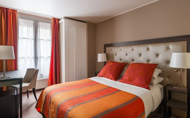 غرفة متصلة رباعية، Hotel Eiffel Kennedy 2/3