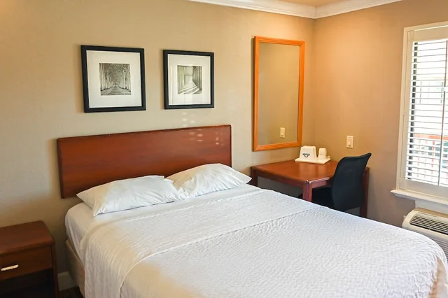غرفة قياسية بسرير كوين، Days Inn By Wyndham San Francisco S/Oyster Point Airport 1/10