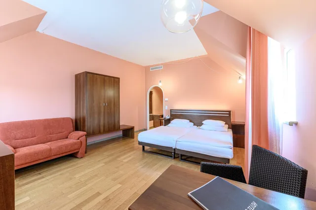 غرفة بسرير كينج، Hotel Caroline 3/8