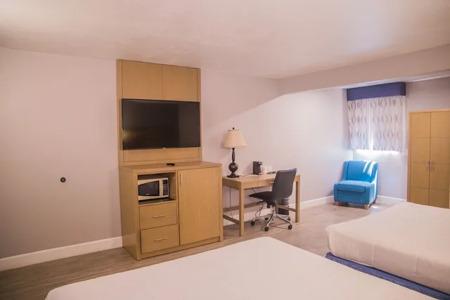 غرفة قياسية بسريرين كوين، Days Inn by Wyndham Redwood City 5/10