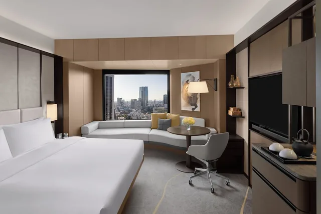 غرفة بريميوم بسرير كينج مع دخول صالة النادي، Ana Intercontinental Tokyo 2/4