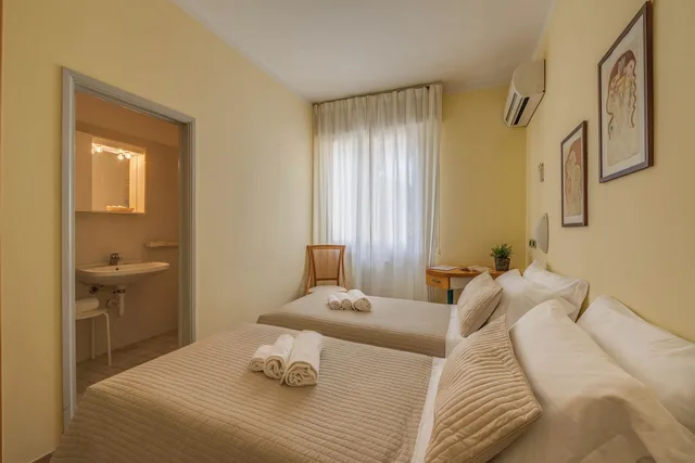 غرفة قياسية بثلاثة أسرّة بغرفة نوم واحدة لذوي الإعاقة، Hotel Massimo 1/10