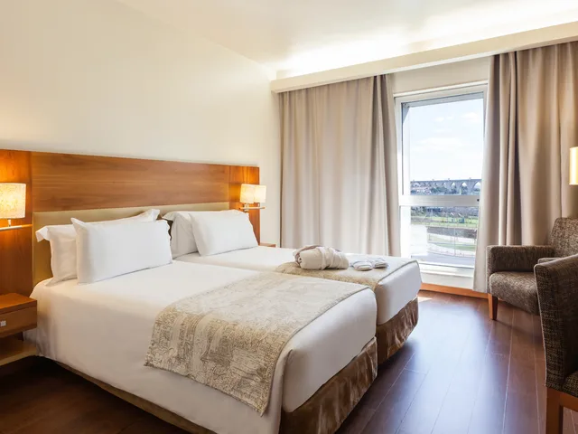 غرفة قياسية بسرير مزدوج أو سريرين منفصلين، Mercure Lisboa 1/2