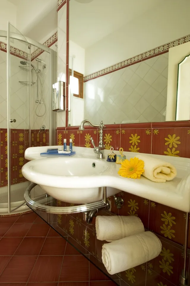 غرفة بسريرين منفصلين بإطلالة على الحديقة، Hotel Margherita 8/10