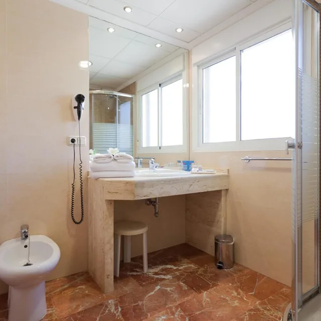 Room, Double Bed, Side Sea View، Hotel Isabel 4/6