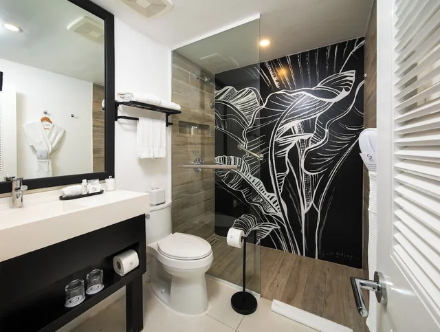Mini, Suite, King Bed, Sofa، S Hotel Montego Bay 3/3