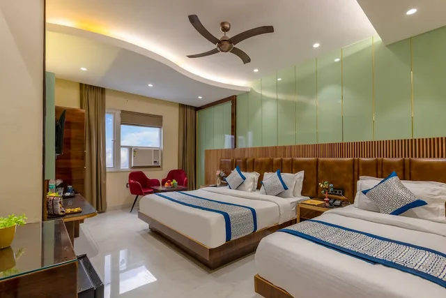 غرفة تنفيذية ثلاثية بسرير كوين وسرير فردي، VANSON VILLA 2/10