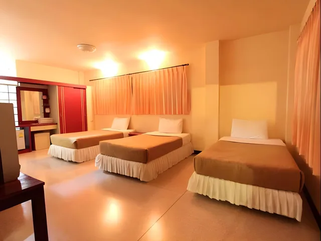غرفة قياسية ثلاثية، Srisomthai Hotel 1/1
