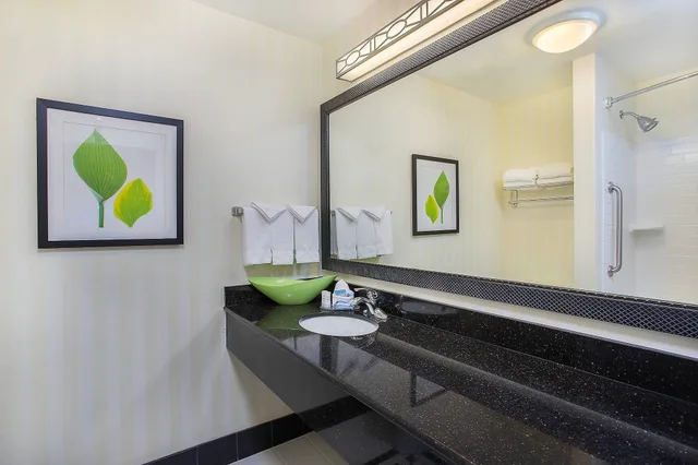 جناح بسرير كينج مع أريكة، Fairfield Inn Suites By Marriott Louisville East 5/6