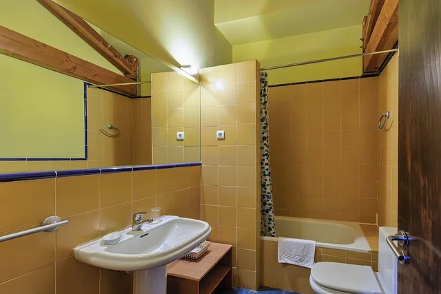 غرفة عائلية بأربعة أسرّة، Ibaigune Hotel 2/2