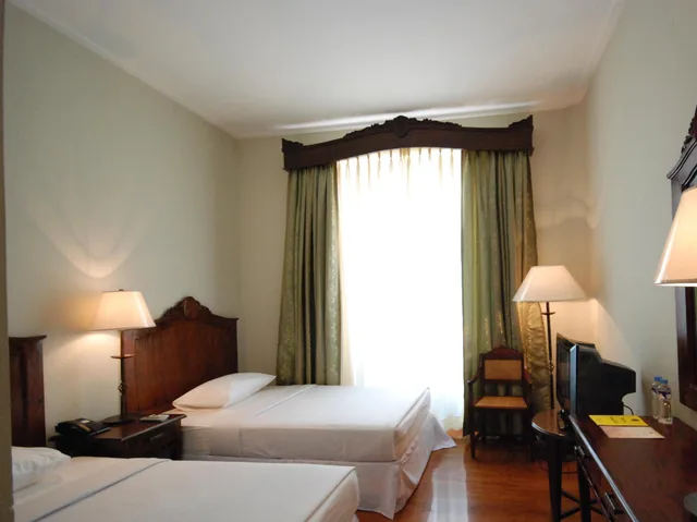 غرفة ديلوكس بسرير مزدوج وسرير فردي، Hotel Salcedo De Vigan 1/1