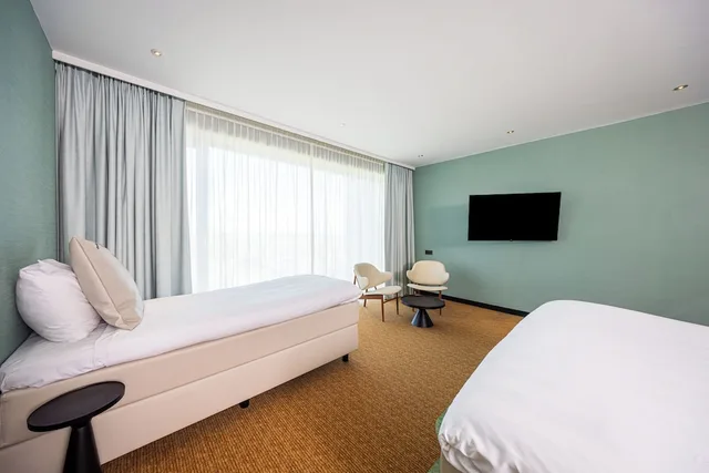 غرفة ديلوكس ثلاثية بسرير كينج وسرير فردي، Van der Valk Hotel A4 Schiphol 3/4