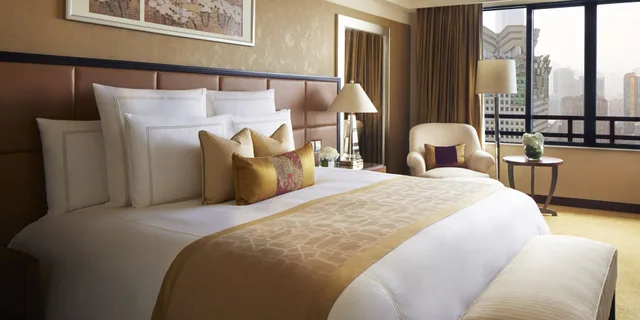 غرفة كلوب ديلوكس بسرير كينج بإطلالة على المدينة، Portman Ritz Carlton 3/7