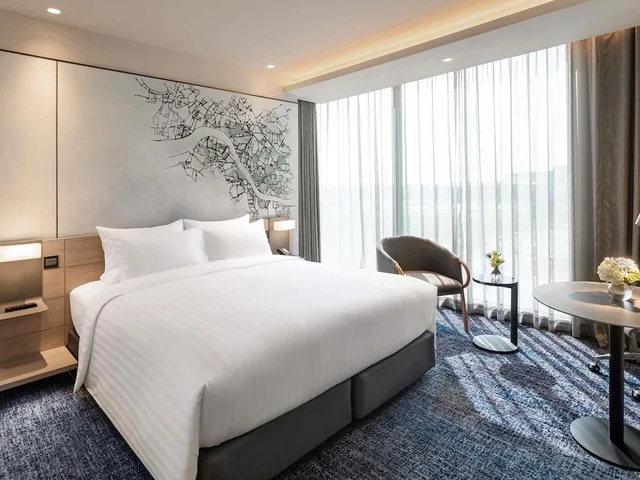 Executive, Suite, King Bed, Novotel Future Park Rangsit 2/10