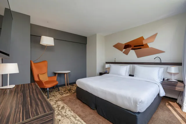 جناح بسرير كينج بغرفة نوم واحدة بإطلالة، DoubleTree by Hilton Paris Boulogne 3/9