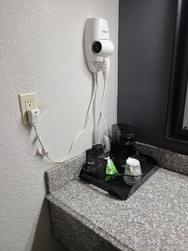 غرفة بسرير كينج للمدخنين، HomeStay Inn & Suites Russellville 4/5