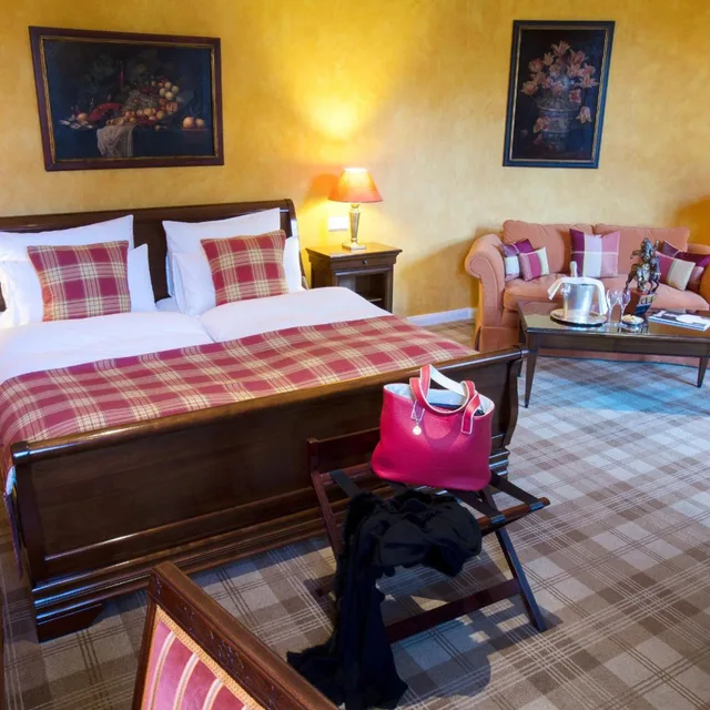 جناح جونيور بسرير كينج، Schlosshotel Hugenpoet 9/10