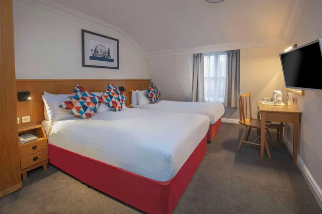 Loft, Standard, Multiple Beds، Queensway Hotel, Sure Hotel Collection by Best Western 1/3