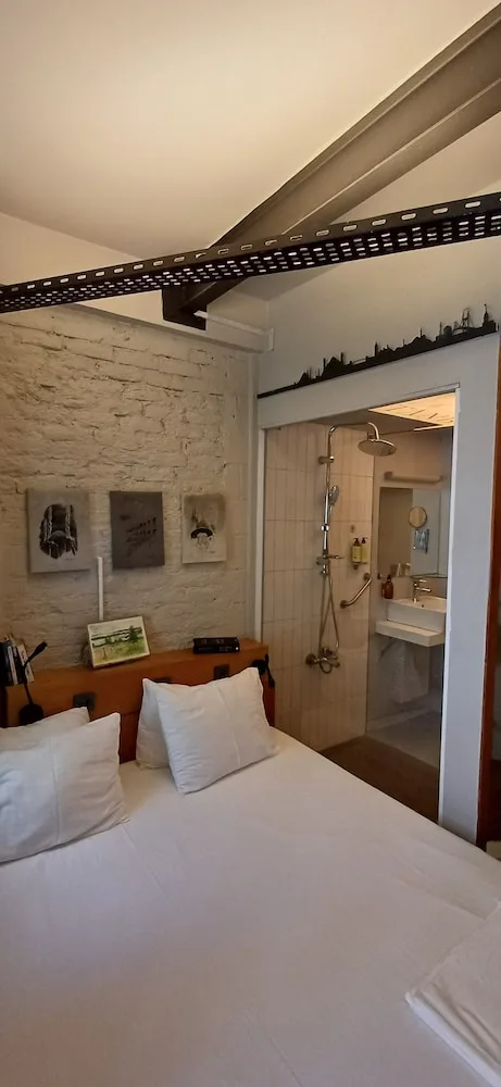 غرفة ركنية بسرير مزدوج، Peradays Hotel 5/10