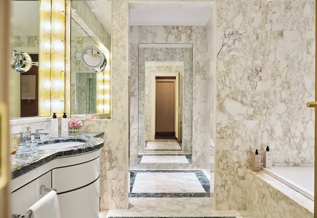 غرفة بريميوم بسرير كينج بإطلالة على الحديقة، Four Seasons Hotel Milano 4/5