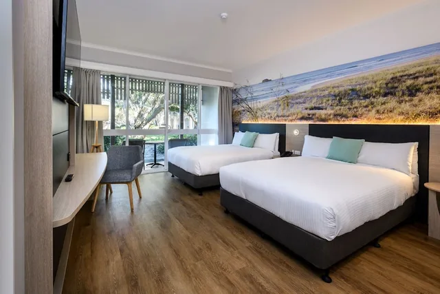 Executive, 2 Double Beds, Lagoon View، Novotel Sunshine Coast Resort 3/7