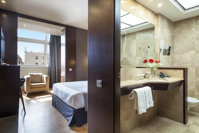 غرفة قياسية بسرير مزدوج، Acta Atrium Palace 3/3