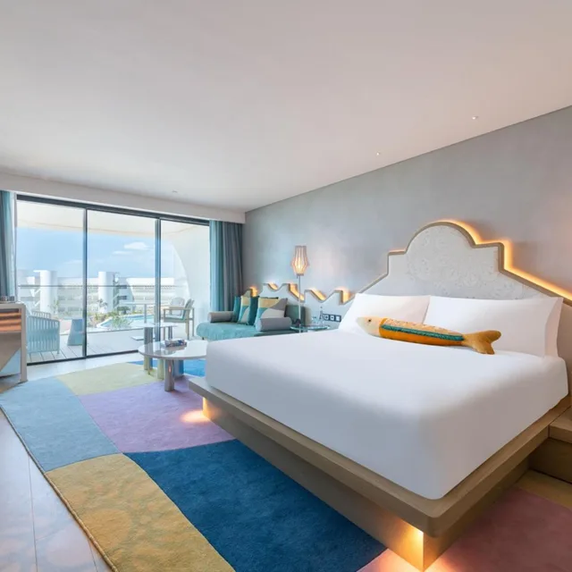 Superior, King Bed, Resort View, Balcony, Large، W Algarve 1/2