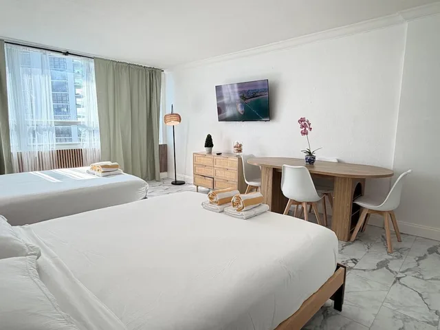 City, Quadruple, Double Bed, Sofa، Girasole Apartments 5/10