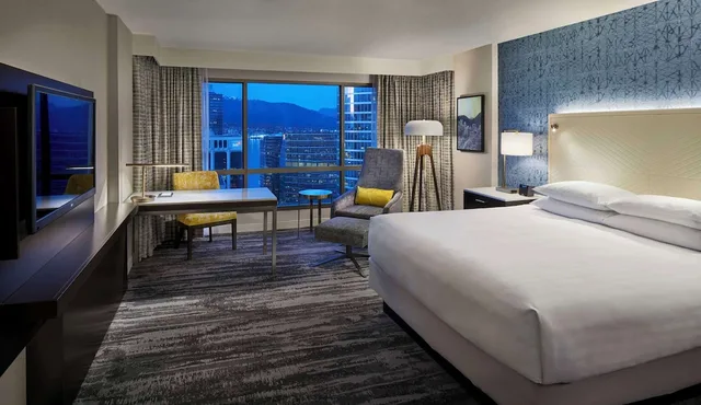 غرفة بسرير كينج لذوي الإعاقة، HYATT REGENCY VANCOUVER 1/2