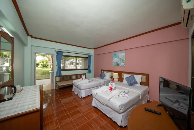 بنغل ديلوكس بسرير كوين وسرير فردي، Bay Beach Resort 2/6