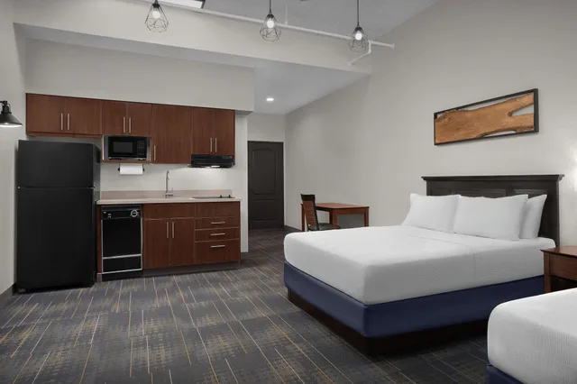 2 Bedrooms, Suite, King Bed, Accessible, The Suites Hotel at Waterfront Plaza 1/4