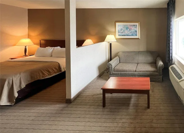 جناح بسرير كينج، Quality Inn & Suites Grants I-40 1/4