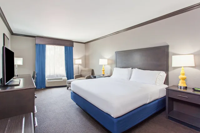 جناح بسرير كينج لذوي الإعاقة، Holiday Inn Express Hotel & Suites Wharton 2/6