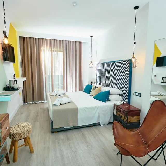 Junior Suite, Balcony, Blue Bottle Hotel 7/10