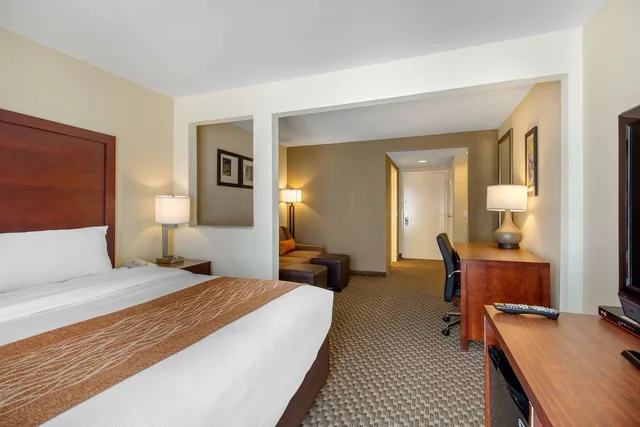 جناح بسرير كينج، Comfort Inn & Suites SW Houston Sugarland 1/3