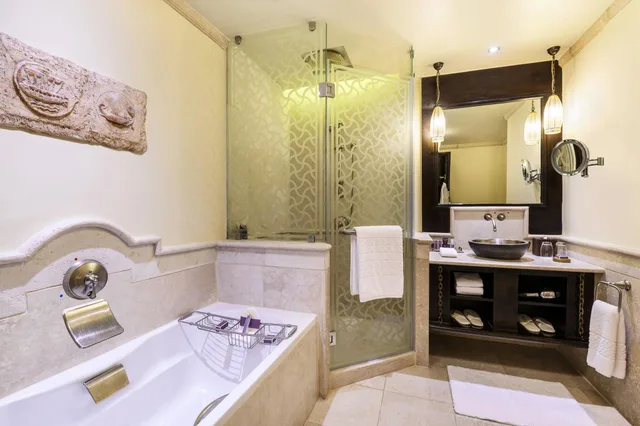 غرفة ديلوكس بسرير مزدوج بإطلالة على البحر، Sharq Village & Spa, a Ritz-Carlton Hotel 5/5
