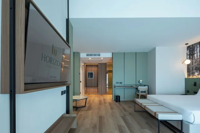 Junior Suite, Queen Bed, Sofa, Pool Access، Hotel Horizon Wellness Spa Resort, BW Signature Collection 8/10