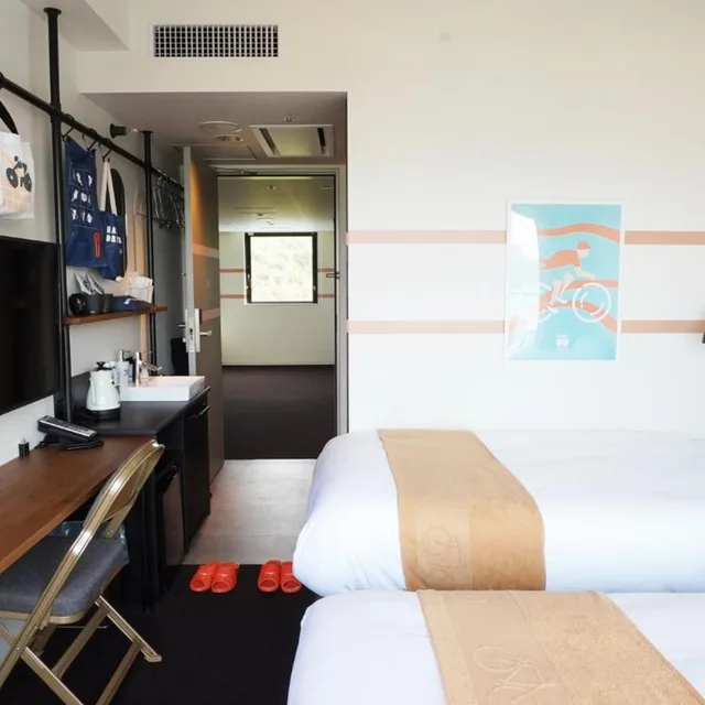 Room, Twin Beds, SETOUCHI KEIRIN HOTEL 10 by Onko Chishin 2/4